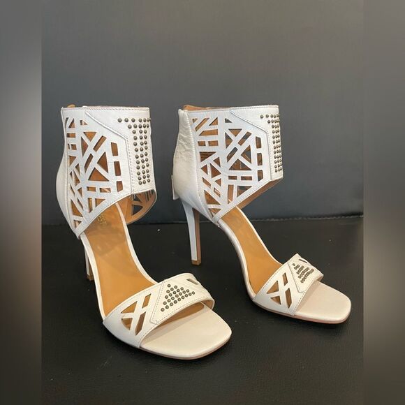 NINE WEST Heels - Picture 3 of 15